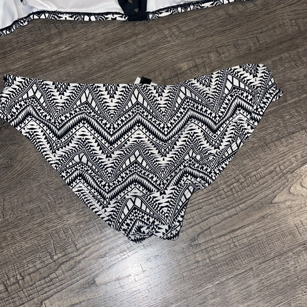 Aztec print bikini - Picture 9 of 9